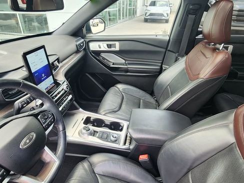 Used 2021 Ford Explorer Platinum w/ Equipment Group 601A AWD/4WD image 14