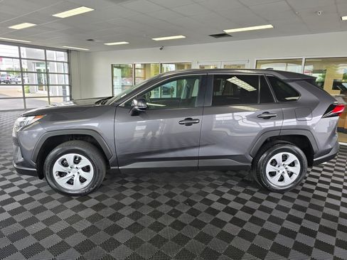 Used 2024 Toyota RAV4 LE AWD/4WD image 6
