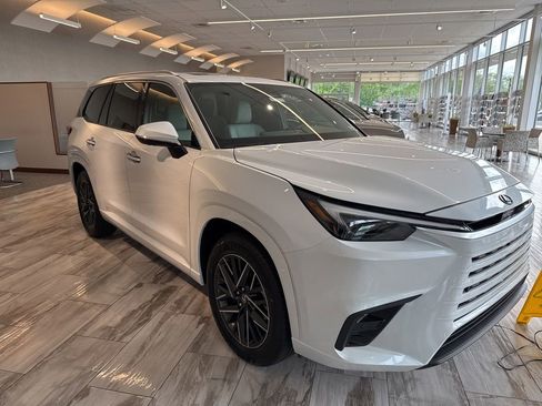 New 2026 Lexus TX 350 AWD image 2