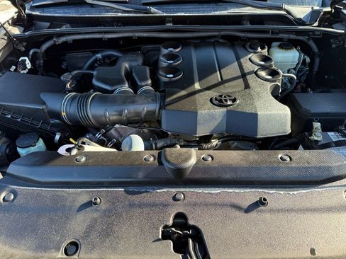 Used 2016 Toyota 4Runner Limited image 18