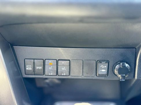 Used 2016 Toyota RAV4 SE w/ Protection Package image 18