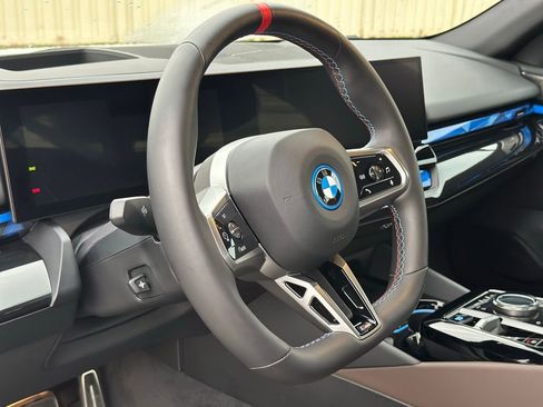 Used 2024 BMW i5 M60 w/ Premium Package image 16
