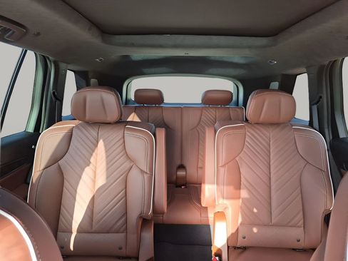 New 2026 Cadillac Vistiq Platinum w/ LPO, Floor Liner Package image 43