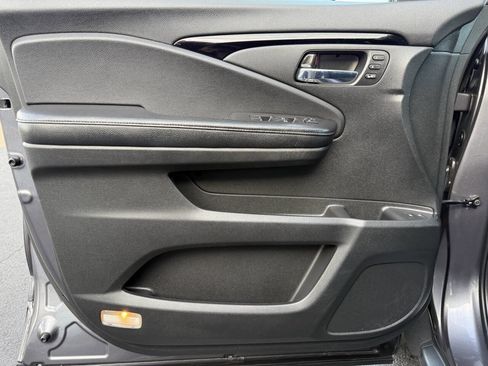 Used 2016 Honda Pilot Elite image 10