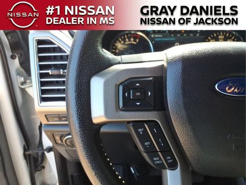 Used 2015 Ford F150 Platinum w/ Equipment Group 701A Luxury AWD/4WD image 13