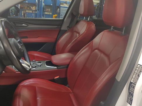 Used 2020 Alfa Romeo Stelvio Ti w/ Active Blind Spot Package AWD/4WD image 2