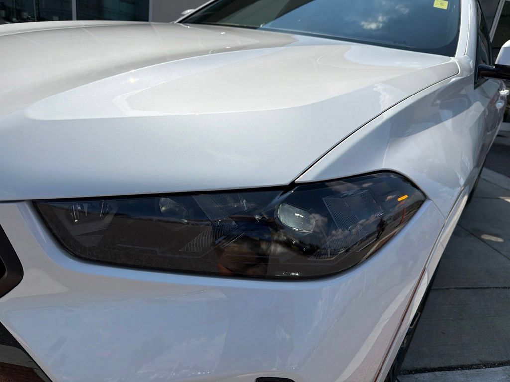New 2027 BMW X6 xDrive40i AWD/4WD image 11