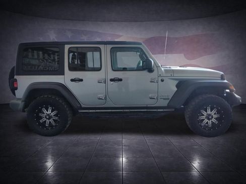 Used 2018 Jeep Wrangler Unlimited Sport S AWD/4WD image 6