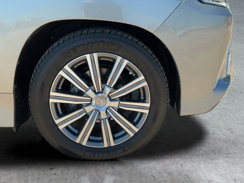 Used 2017 Lexus LX 570 4WD w/ Luxury Package image 23