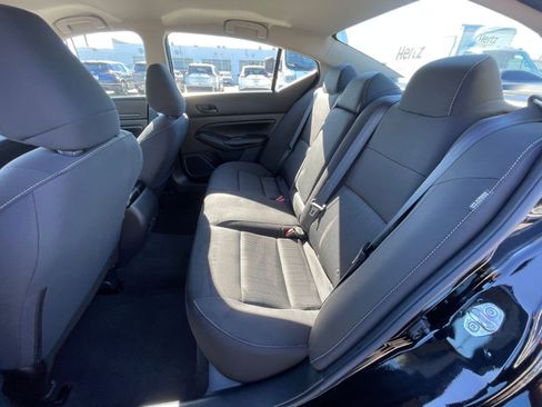 Used 2025 Nissan Altima 2.5 SV image 25