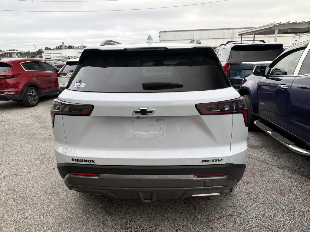Used 2026 Chevrolet Equinox ACTIV FWD image 4