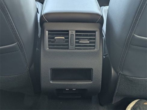 New 2025 Mitsubishi Outlander SE image 24