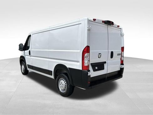 Used 2025 RAM ProMaster 2500 w/ Convenience Group FWD image 3