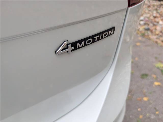 Used 2024 Volkswagen Tiguan SE R-Line AWD/4WD image 22