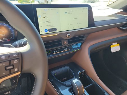 New 2026 Toyota Crown Signia image 24