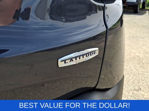 Used 2022 Jeep Renegade Latitude AWD/4WD image 31