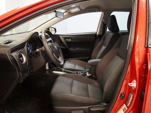 Used 2017 Toyota Corolla LE image 5