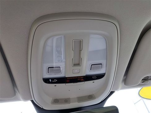 Used 2025 Volvo XC60 T8 Ultra image 16