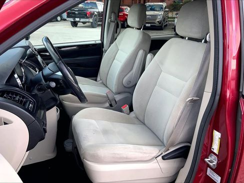 Used 2016 Dodge Grand Caravan SE w/ Quick Order Package 29E SE image 5