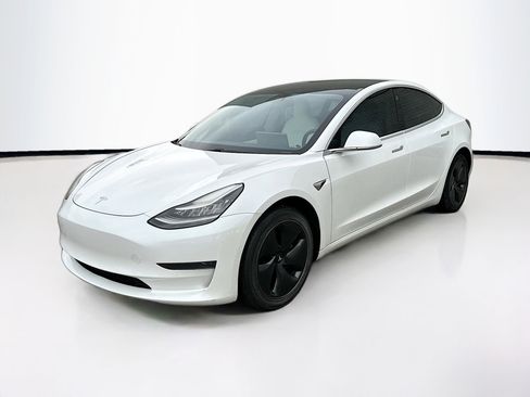 Used 2020 Tesla Model 3 Standard Range Plus image 3