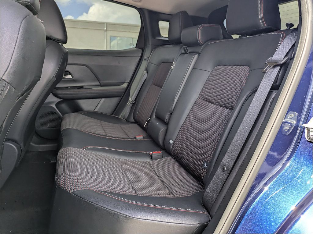 Used 2025 Nissan Kicks SR FWD image 14