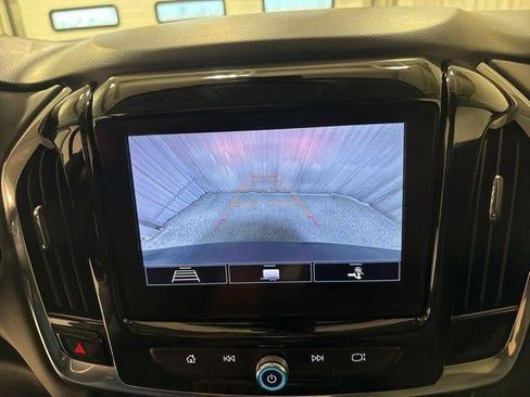 Used 2021 Chevrolet Traverse LT image 13