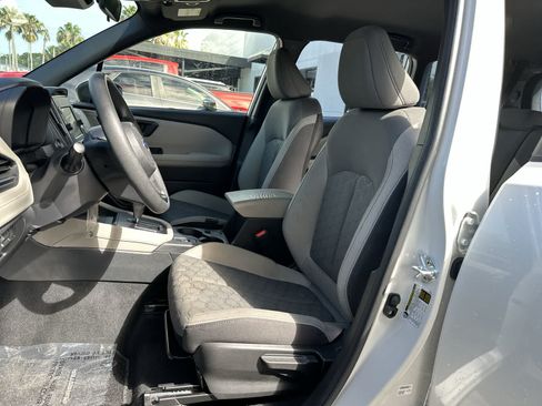 Used 2025 Subaru Forester AWD/4WD image 3