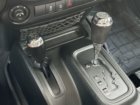 Used 2018 Jeep Wrangler Sport image 22