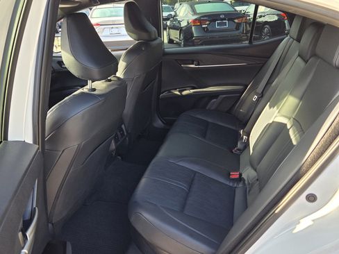 Used 2025 Toyota Camry XSE FWD image 13
