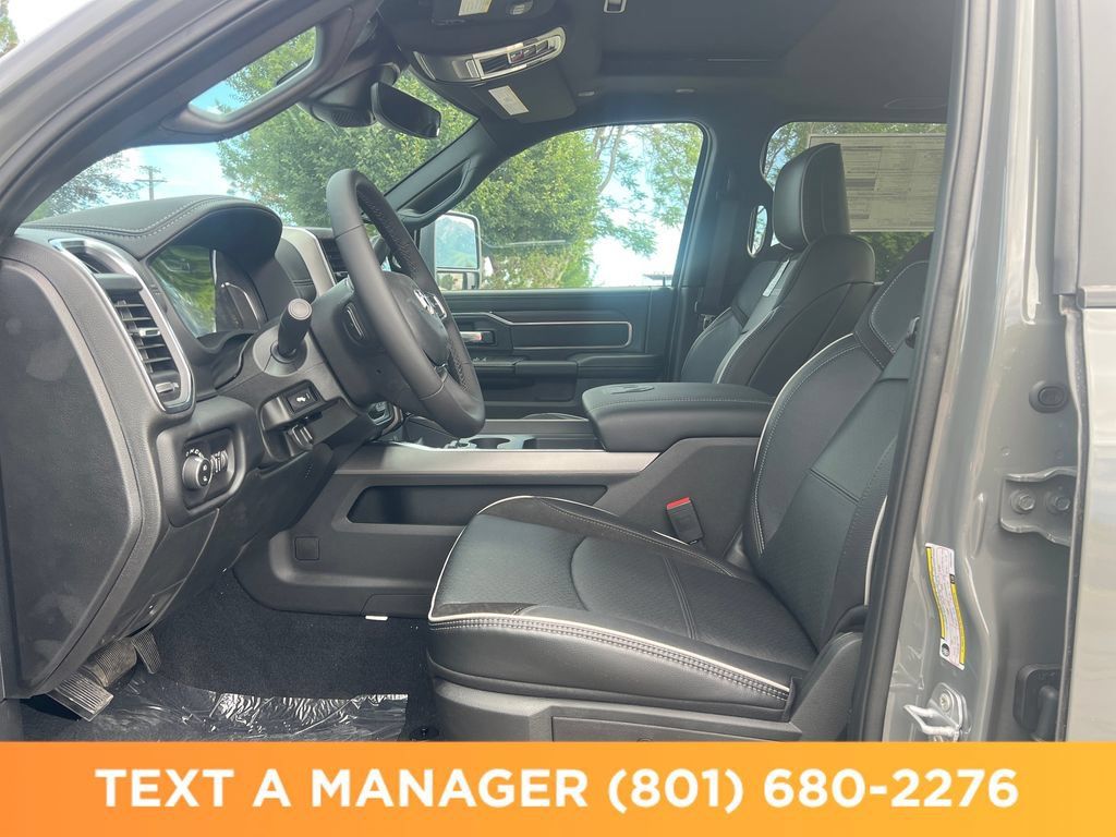 New 2026 RAM 2500 Laramie AWD/4WD image 9