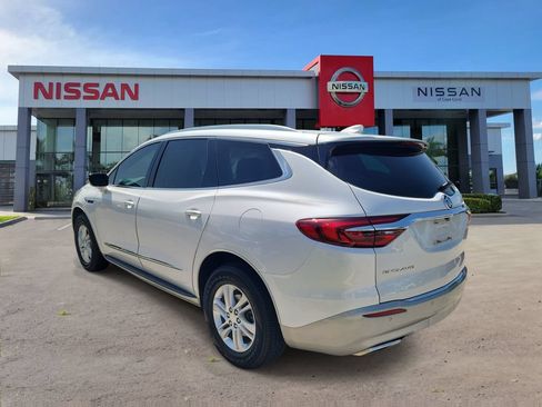 Used 2021 Buick Enclave Essence w/ Sound and Sites Package FWD image 4