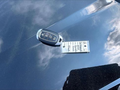 Used 2025 Hyundai Venue SEL FWD image 14