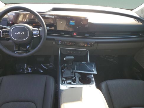 New 2026 Kia Carnival EX image 12