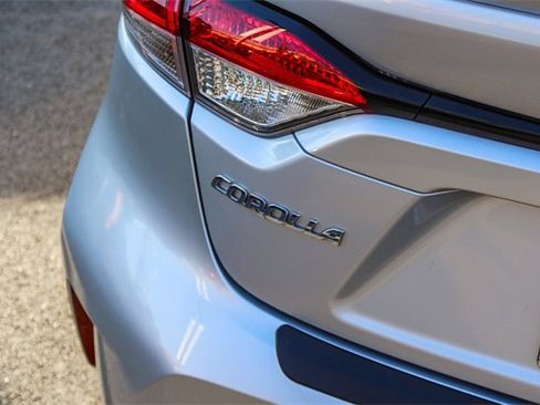 Used 2021 Toyota Corolla SE w/ Carpet Mat Package (TMS) image 9