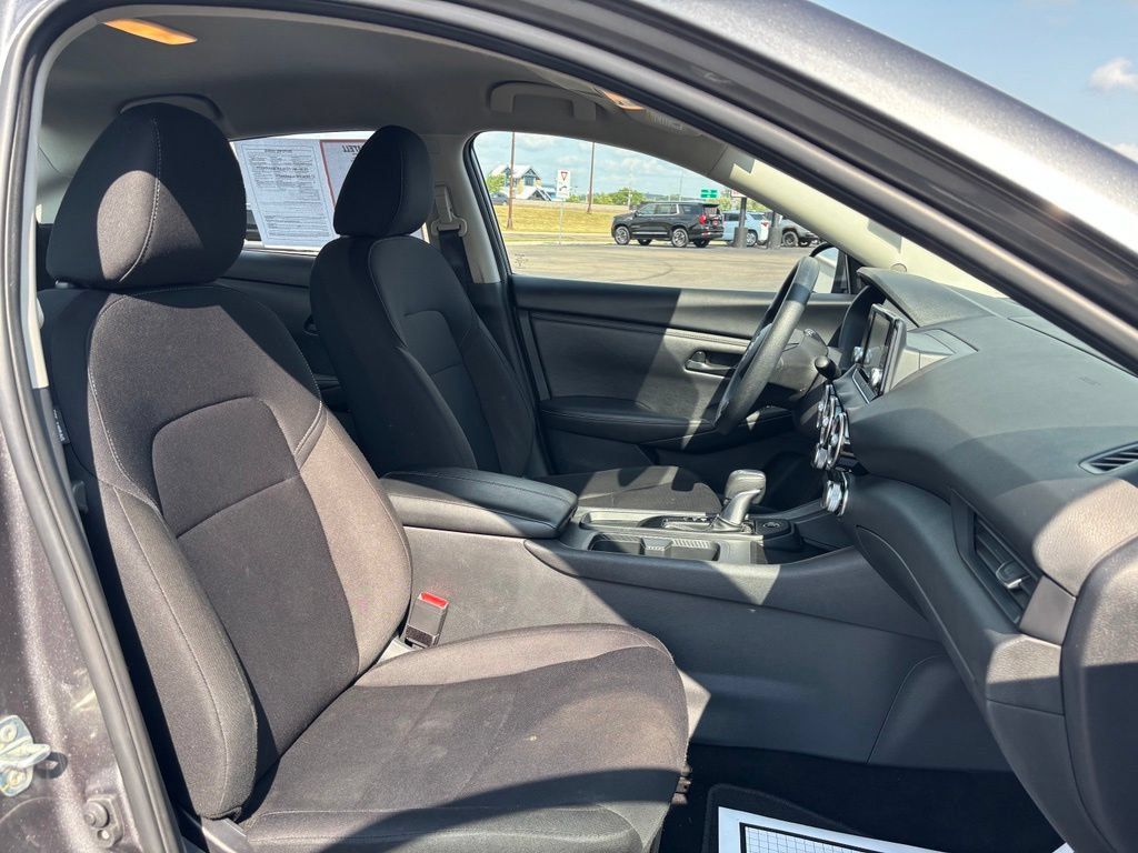 Used 2025 Nissan Sentra S FWD image 13
