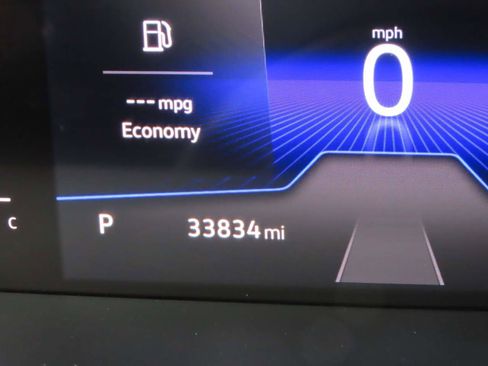 Used 2025 Volkswagen Jetta SE FWD image 7