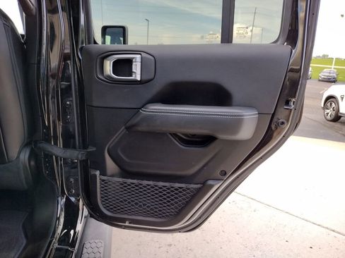 Used 2023 Jeep Wrangler Unlimited Sahara w/ Cold Weather Group AWD/4WD image 25