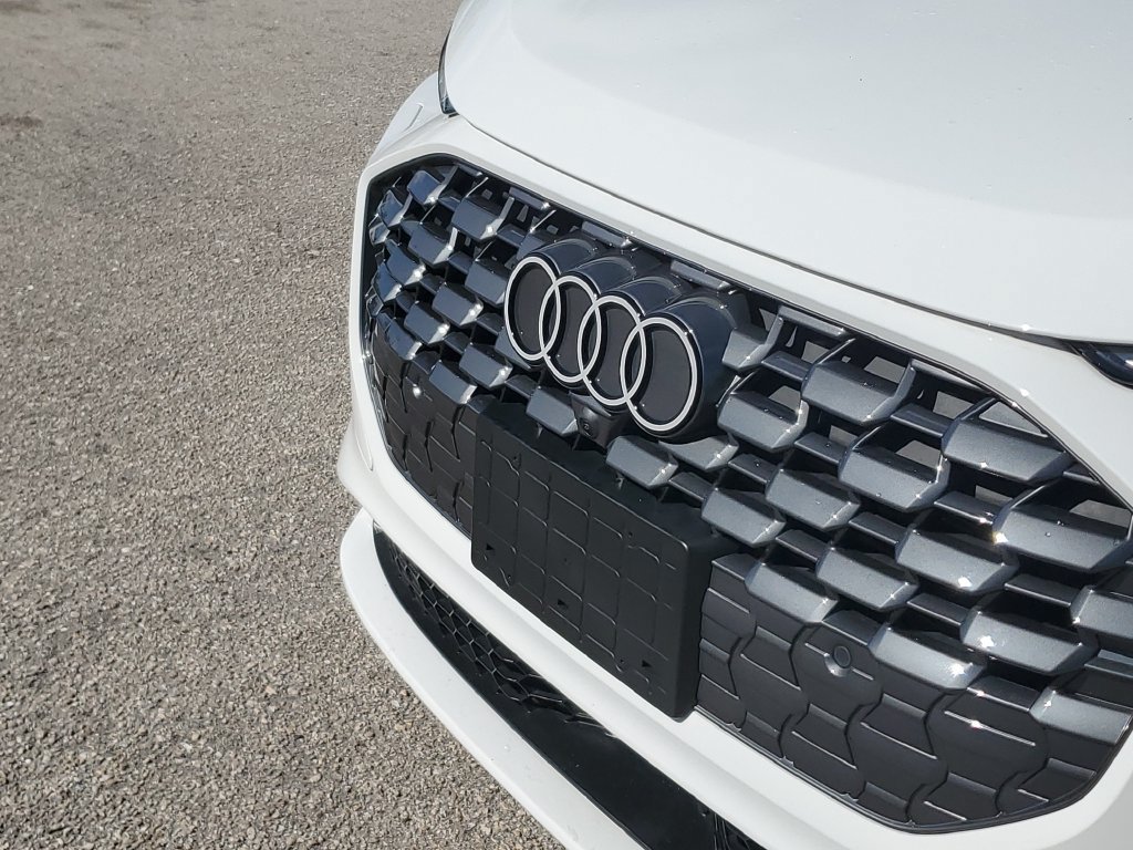 Certified 2025 Audi Q5 Premium w/ Convenience Package AWD/4WD image 11