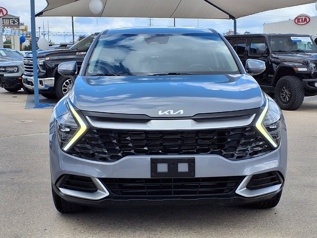 Certified 2025 Kia Sportage EX FWD image 3