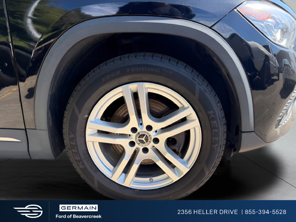 Used 2021 Mercedes-Benz GLA 250 4MATIC w/ Premium Package image 11