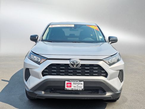 Used 2022 Toyota RAV4 LE AWD/4WD image 8