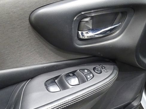 Used 2019 Nissan Murano S image 17