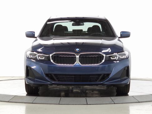 Certified 2025 BMW 330i xDrive 330i xDrive w/ Convenience Package image 2