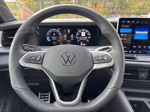 New 2026 Volkswagen Tiguan SE R-Line FWD image 14