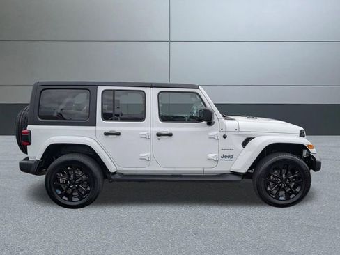 Used 2023 Jeep Wrangler Unlimited Sahara w/ Cold Weather Group AWD/4WD image 7