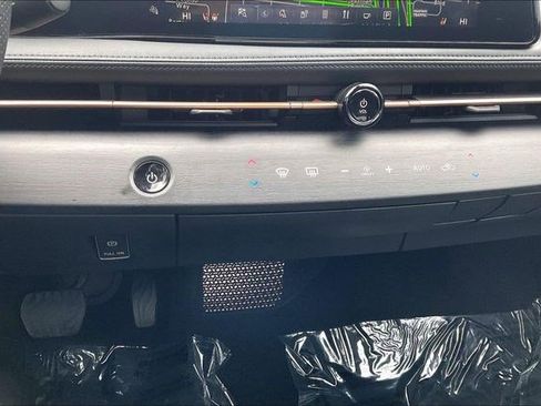 Used 2023 Nissan Ariya AWD image 36