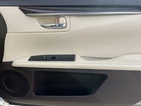 Used 2018 Lexus ES 350 w/ Navigation System Package image 25