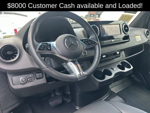 Used 2025 Mercedes-Benz Sprinter 2500 image 23