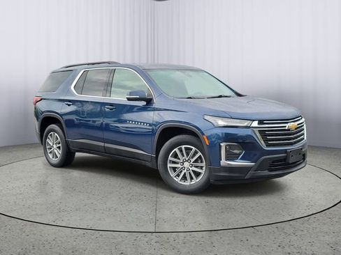 Used 2023 Chevrolet Traverse LT image 1