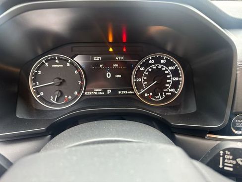 Used 2024 Mitsubishi Outlander SE image 14